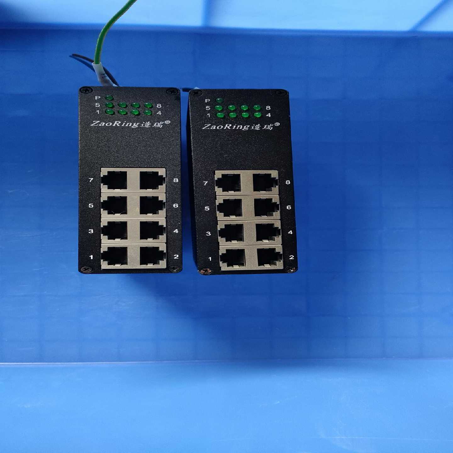 造瑞8口工业交换机ZRS108-D，实物图片拍摄，有请留适用