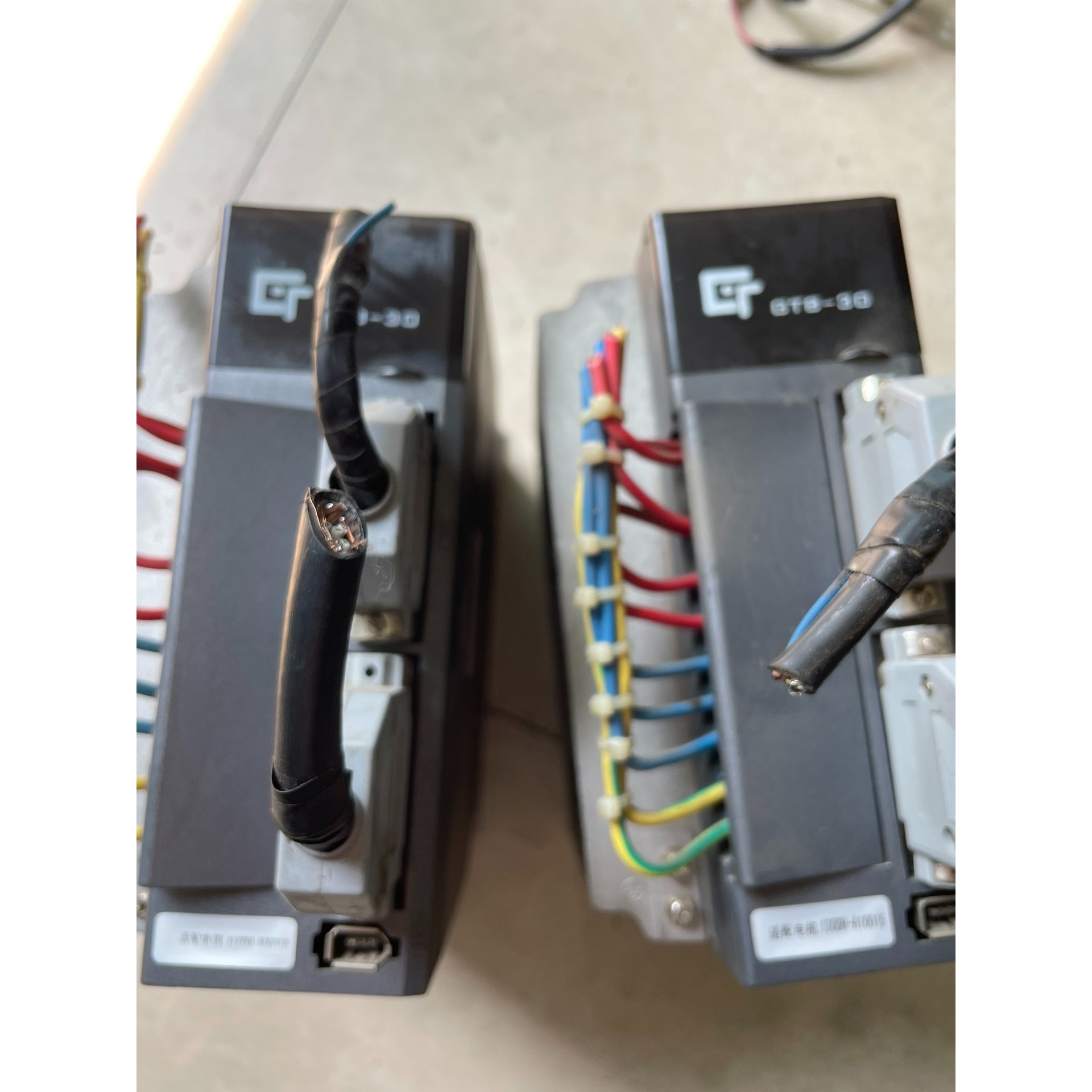 售前询价东豪伺服驱动器DHB2-30FL26KW两台成色