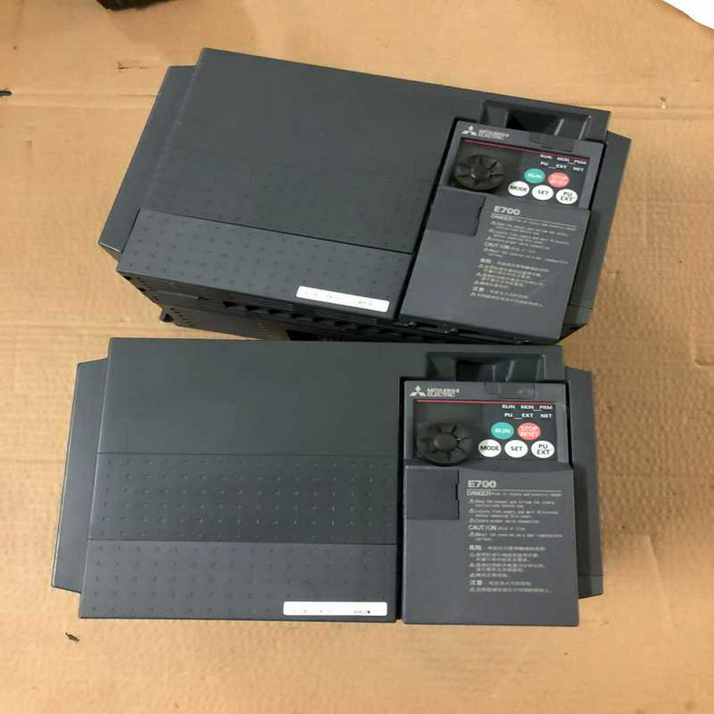 【星慕电子】禾川PLC—Q1—1300—D，加模块DX—ID16—D两个