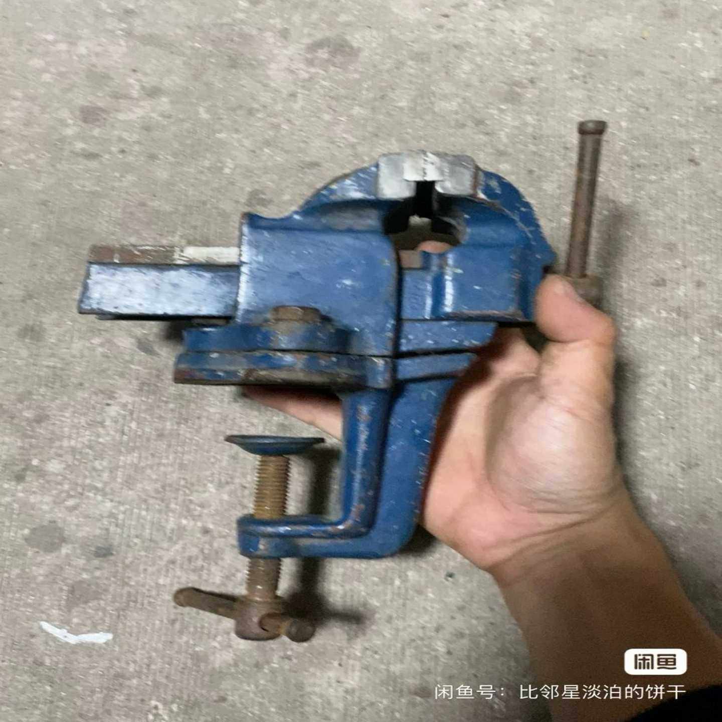 二手老货桌面台虎钳 60mm左右钳宽。牌子掉了。裸重2.65~议价