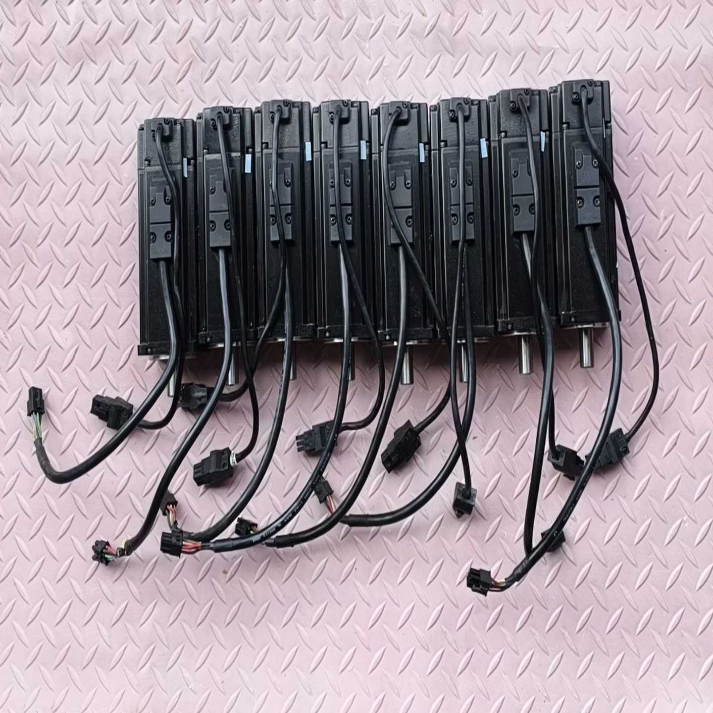 台达伺服电机，ECMA-C10604FS400W带刹车成色--议价商品