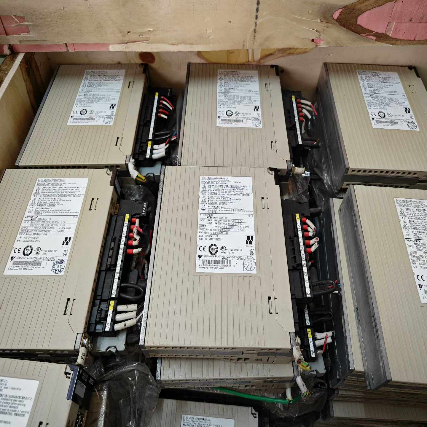 (询价)SGDV-R90A11B安川5系M2总线型100W伺服驱动器