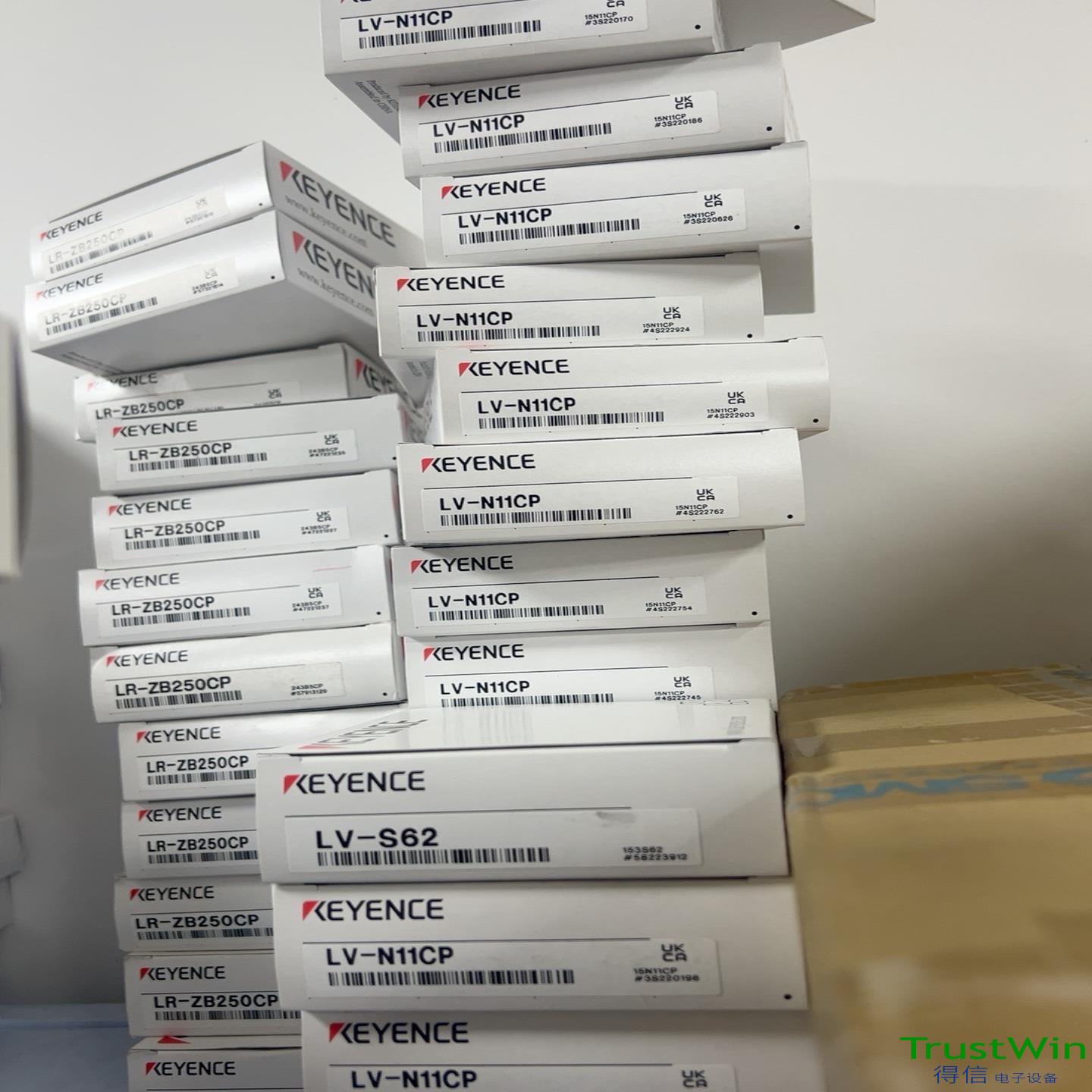 基恩士LV-N11CP  15个 打包900一个;议价