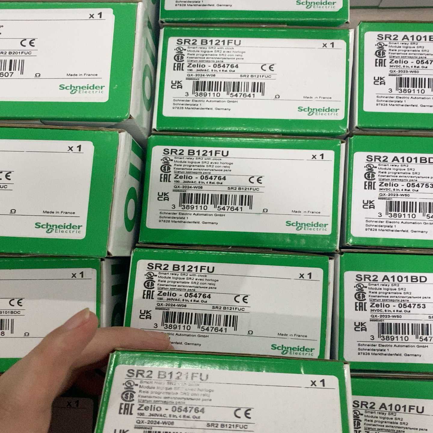 SR2B121FU施耐德全新原装控制器议价--议价商品