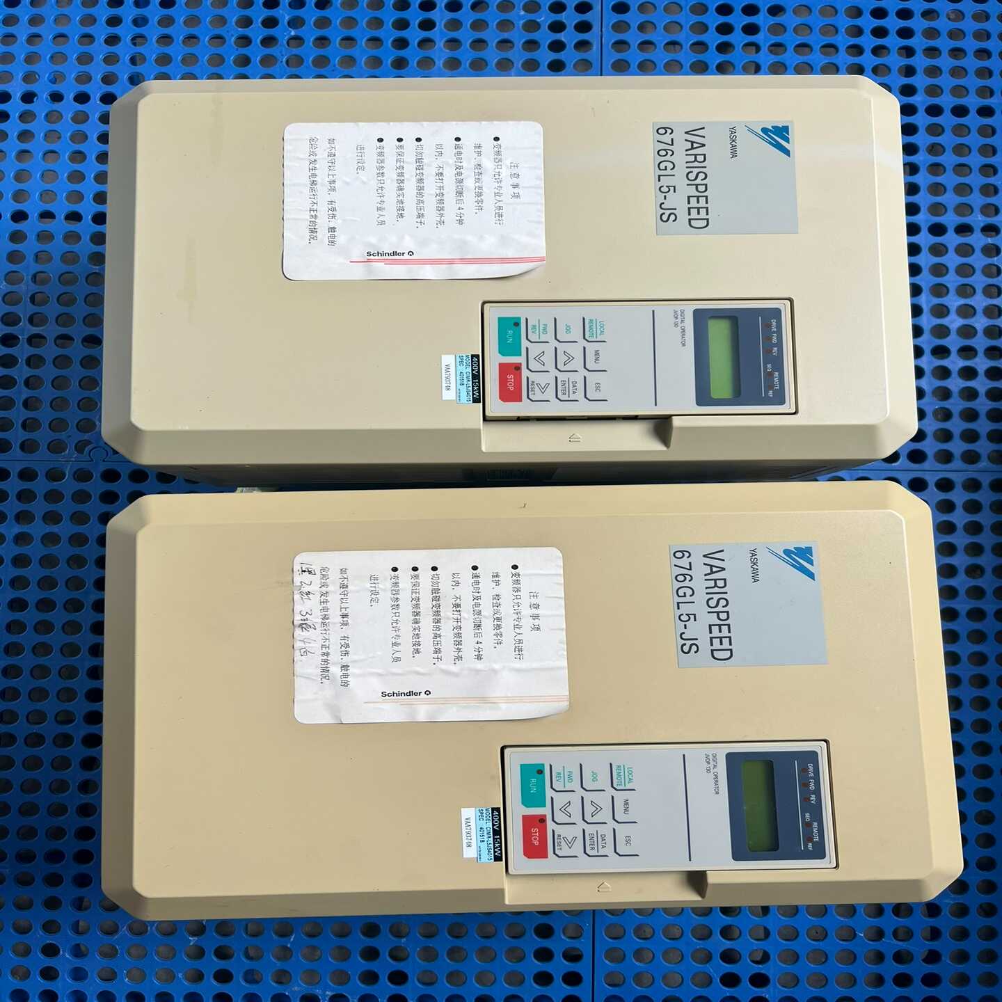 安川变频器型号676GL5功率15KW成色8成新功能询价