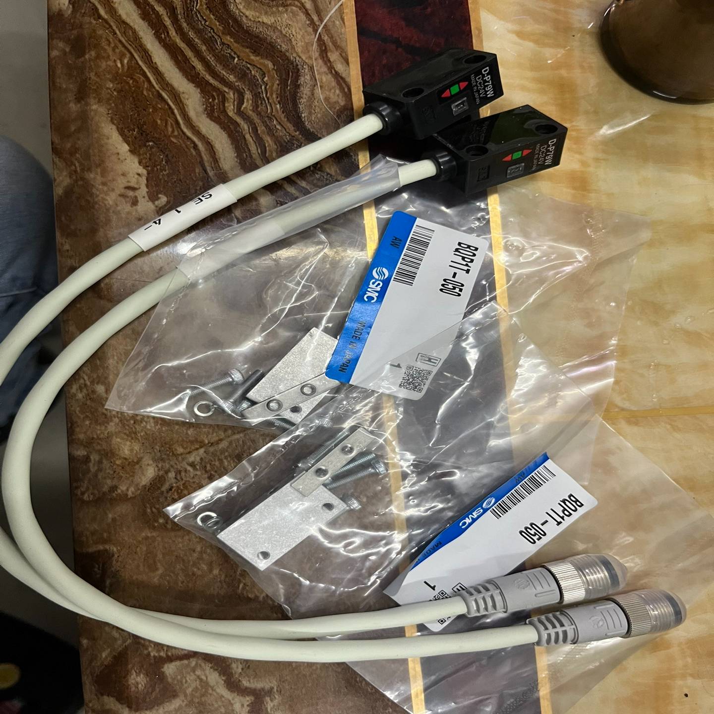 SMCD-P79W磁性开关2条全新议价--议价商品