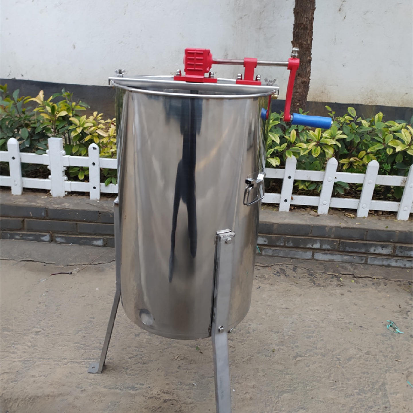 现货供应手动3框不锈钢摇蜜机带支架流蜜口两框摇蜜机封闭齿轮