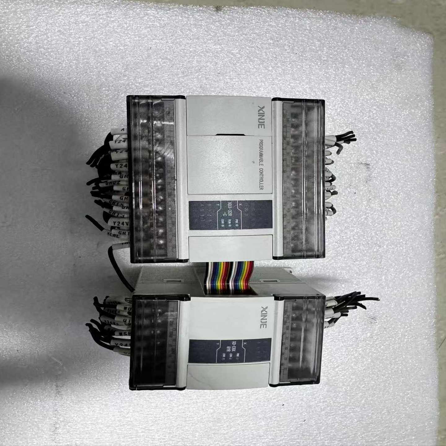 PLCXD3-32R-C主机和XD-E8YR扩展模块，