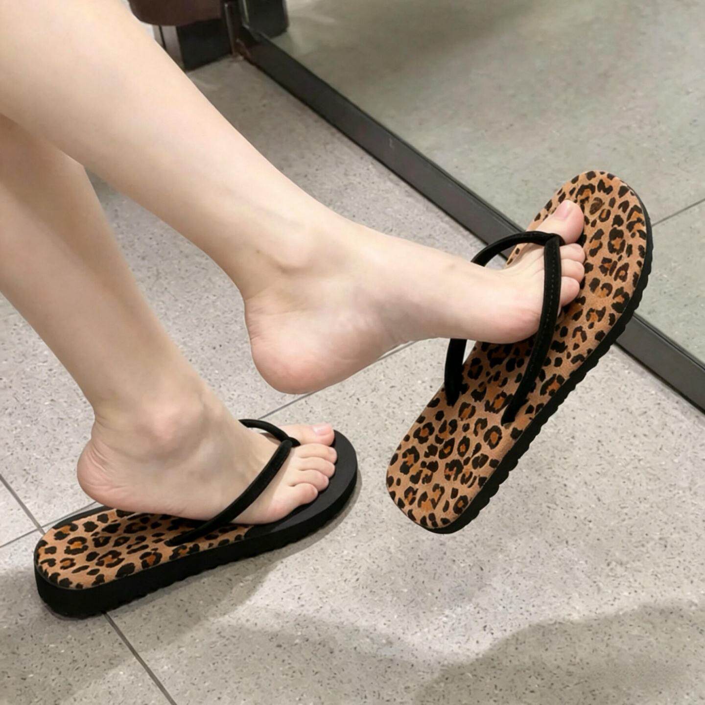 豹纹人字拖女外穿海边沙滩踩屎感防滑夹脚拖鞋古着辣妹风ins凉拖