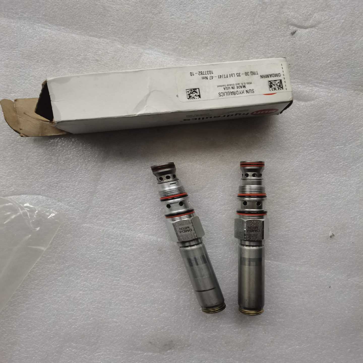 SUN插装阀电磁阀DMDA-MRN，一新一旧，都装过，不介意（gg设