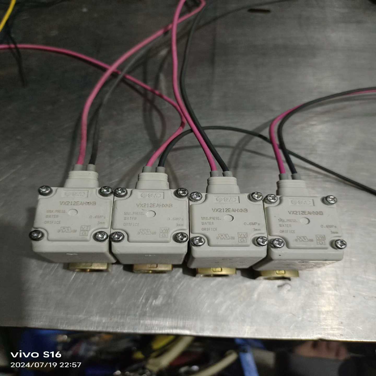 SMC两通阀VX212EAXNB，DC24V电压，成色如图，--议价商品