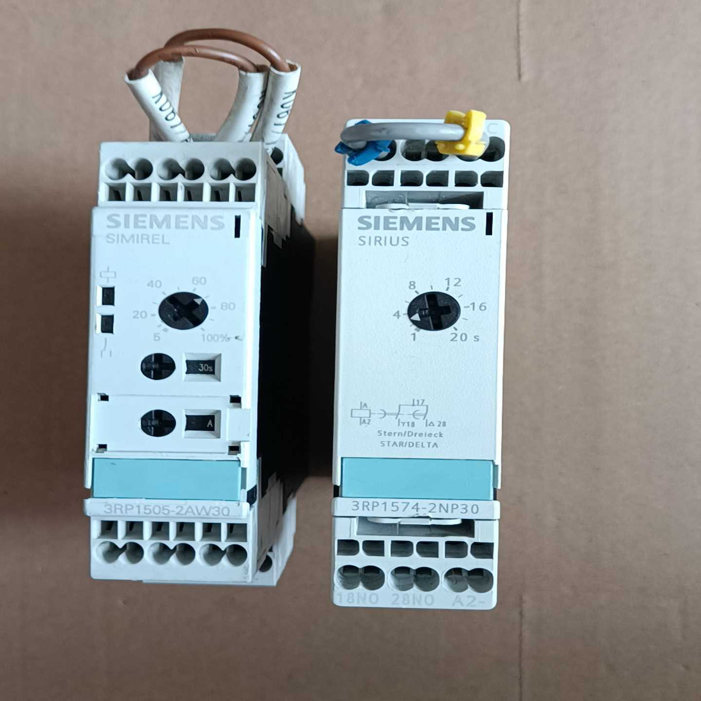 拆机西门子时间继电器3RP1505-2AW30数量1--议价商品