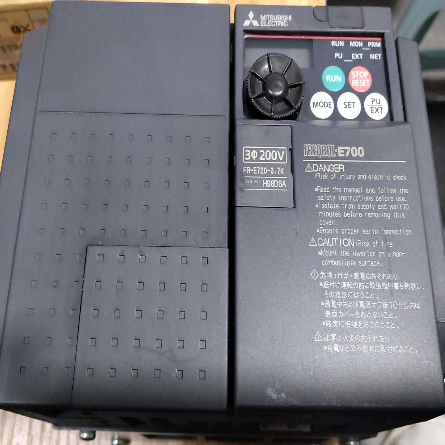 三菱变频器FR-E720-3.7K，3.7KW三相，输入3P--议价商品