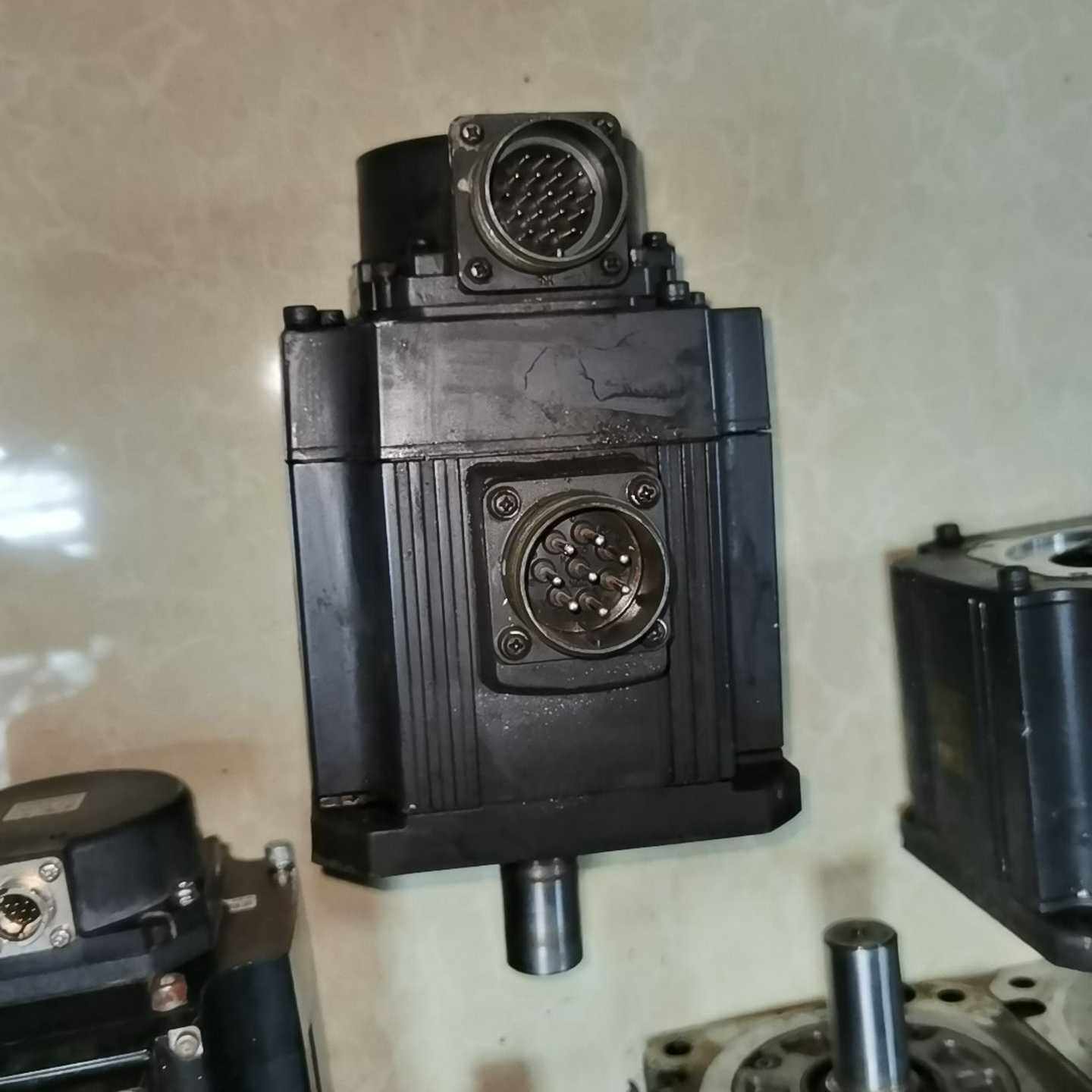 103BS-SZ三菱伺服电机103BS-E51【鑫鑫商铺】