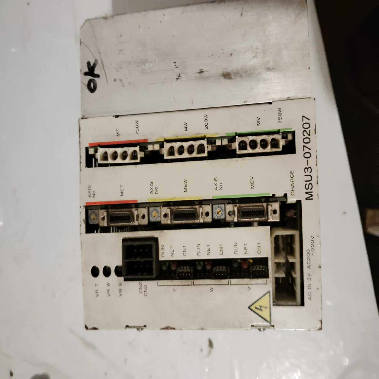 询价机械手MSU3-070207伺服器。外壳有变形。正常使用。配