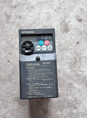 议价变频器-720-0.75220V实物拍摄功