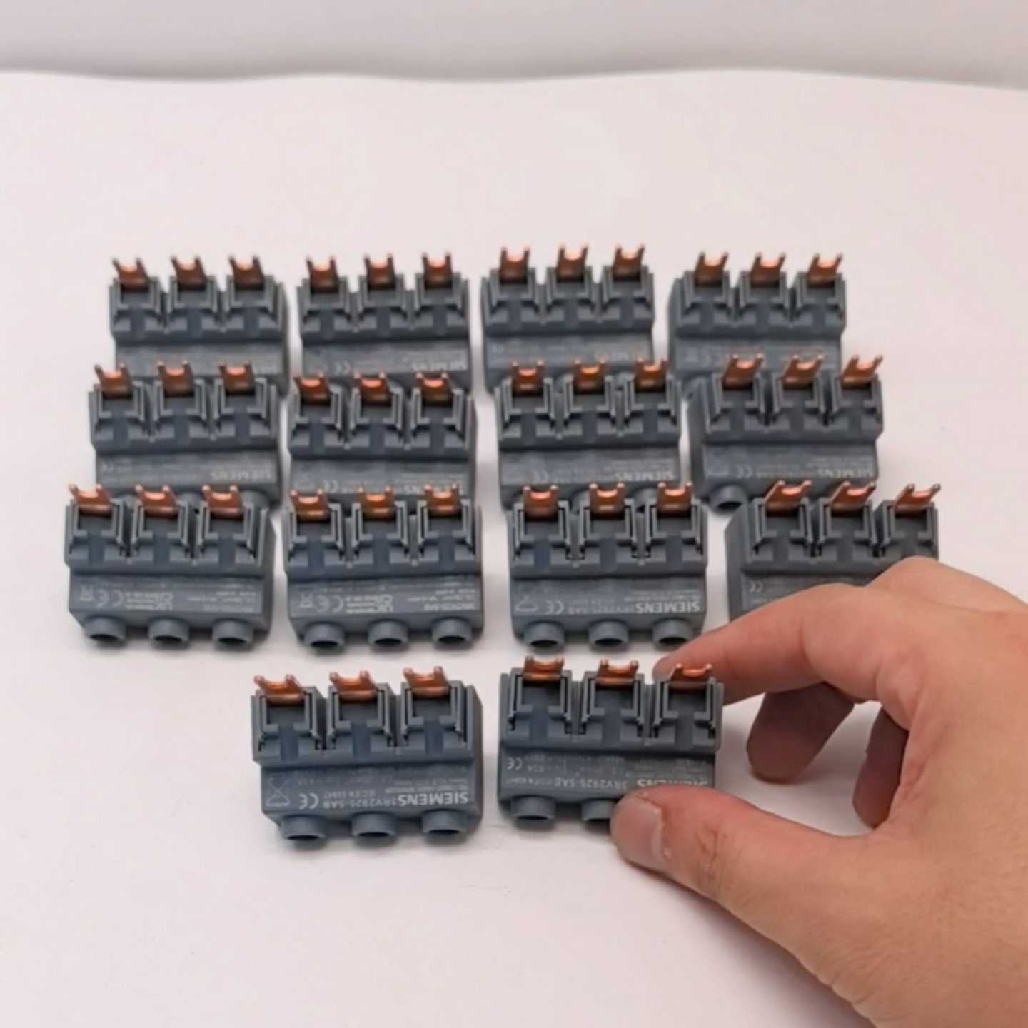 3RV2925-5AB西门子原装进线端子，德国制造，全新拆机--议价商品