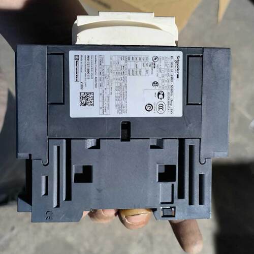 询价~施耐德法国进口直流接触器LC1D50A，安装没用上，还行