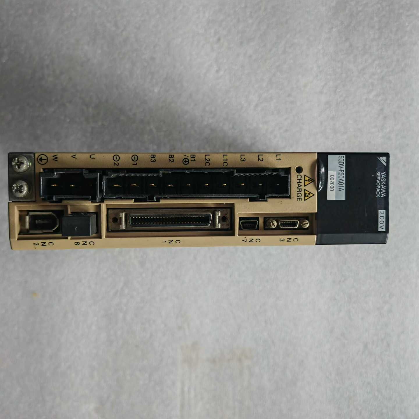 咨询-安川SGDV-R90A01A伺服驱动100W，功能，质量