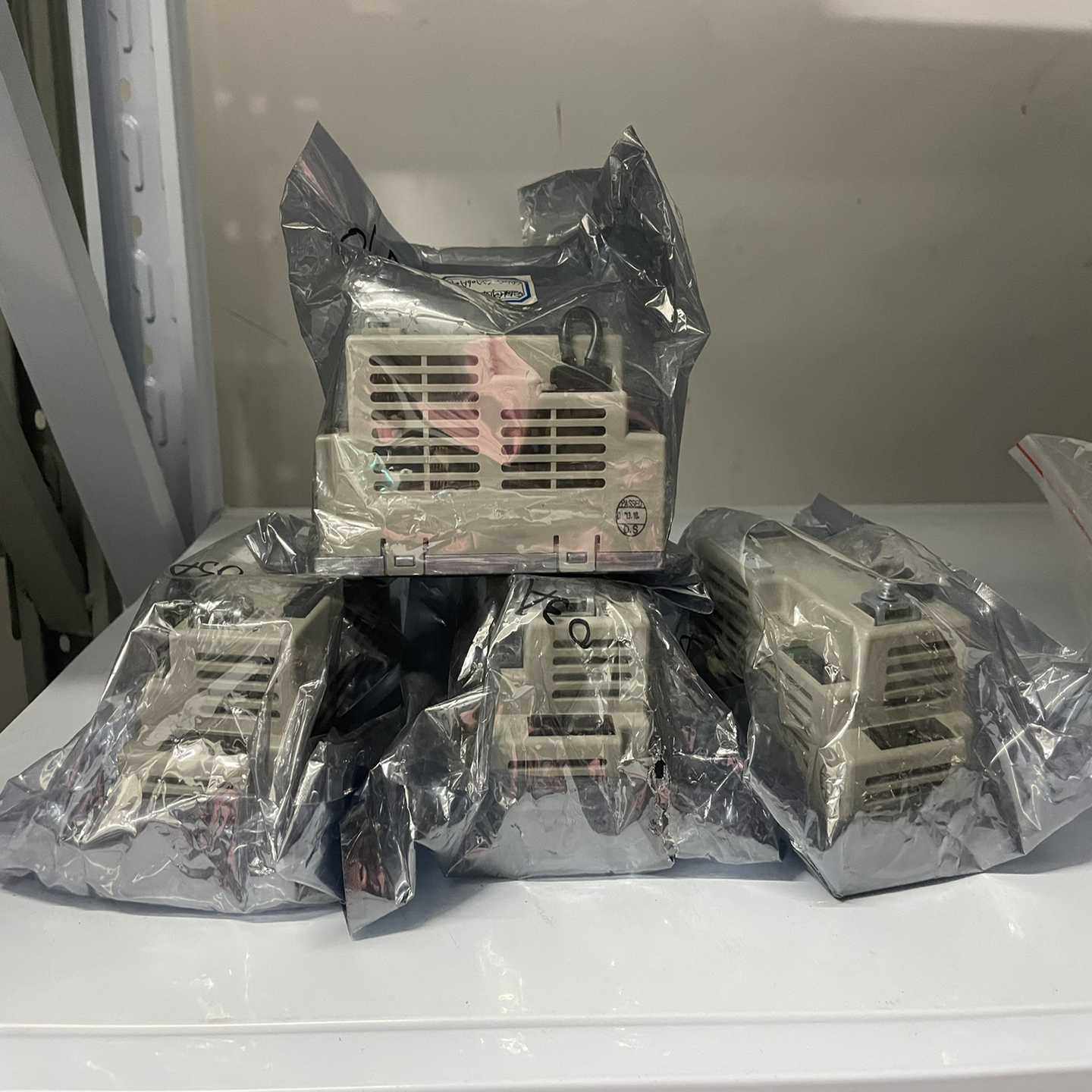 SRDA-SDA14A01A-E全新安川机器人伺服放大器议价-议价