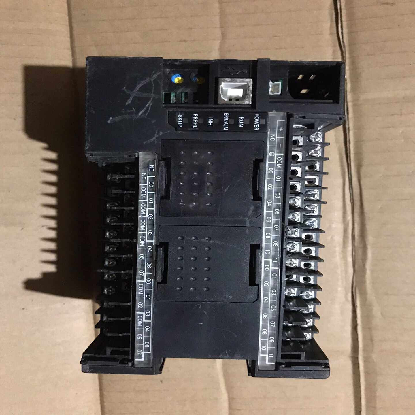 【议价】CP1E-N40DR-DPLC，的，通电正常，有磕适用