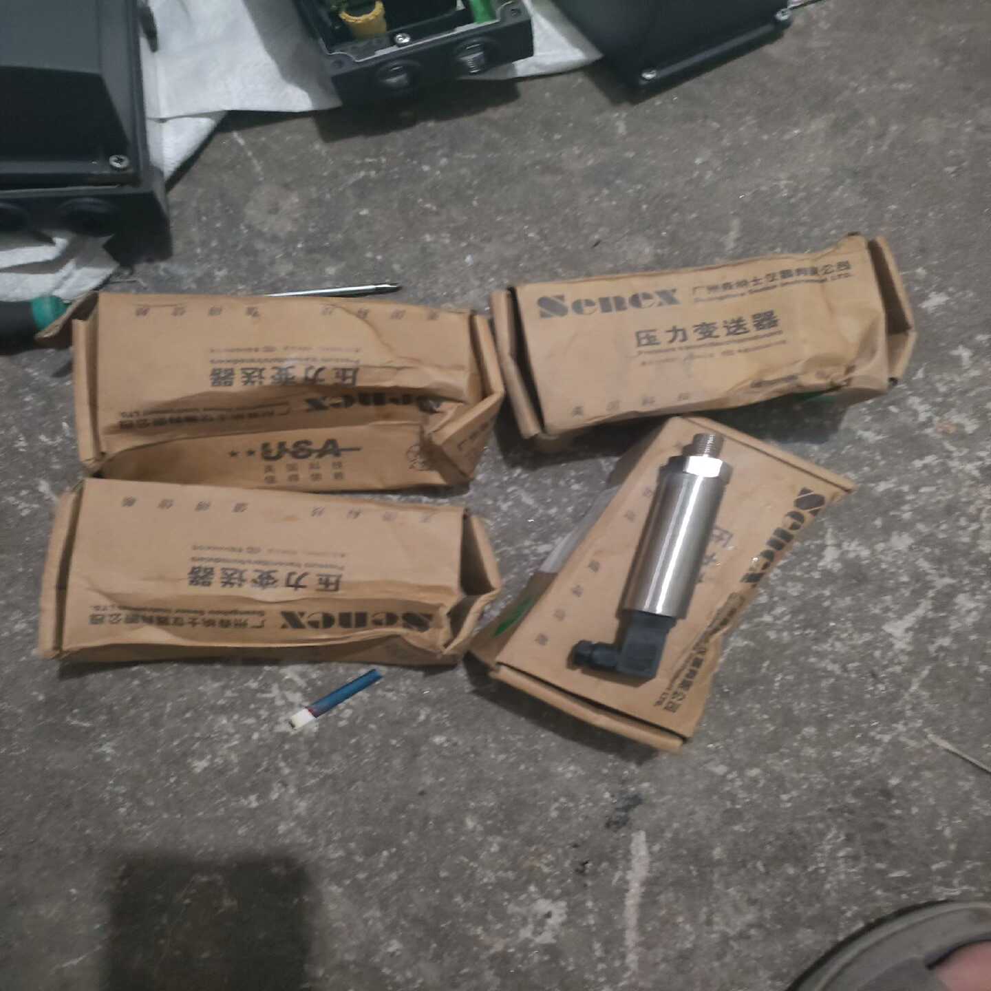 全新广州森纳士压力变送器DG1300-BZ-A-2-3/CJ-议价