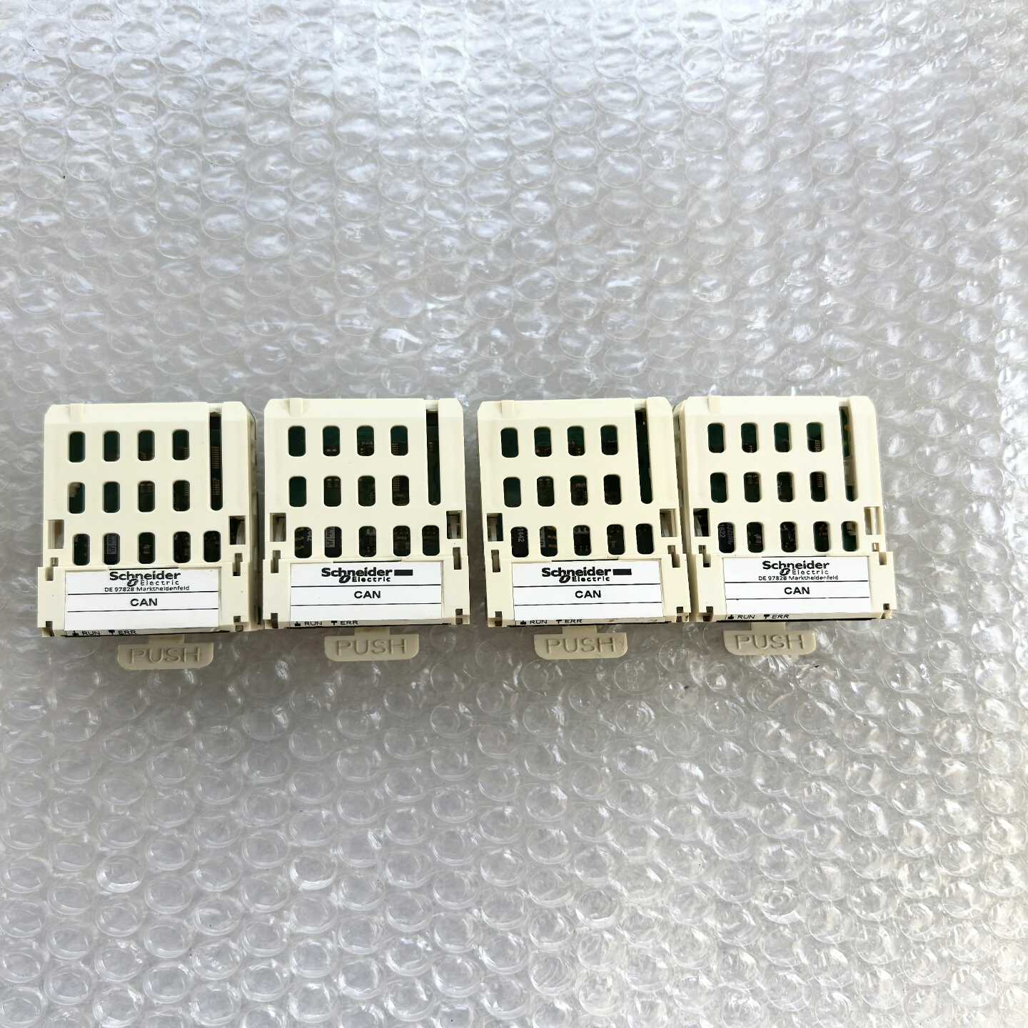 施耐德变频器通讯卡VW3A3608--议价商品