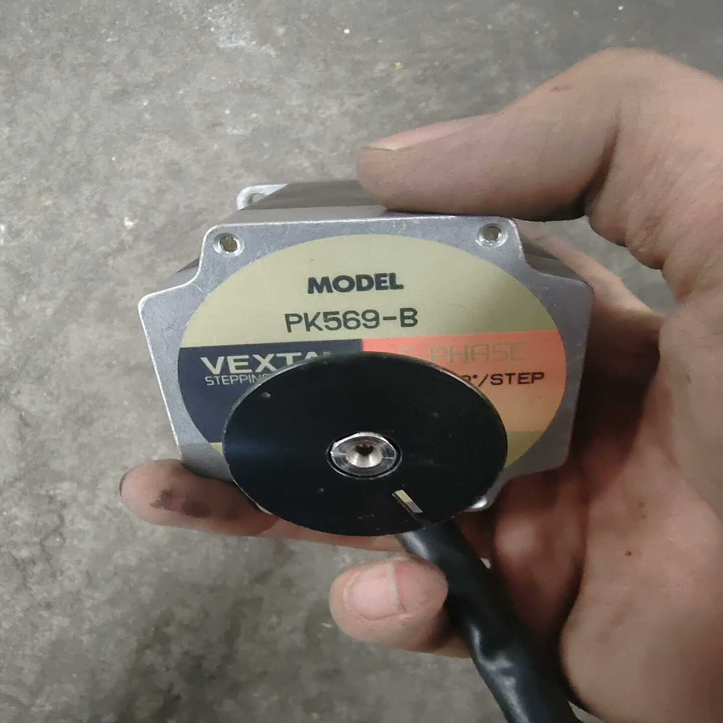 #步进电机这是VEXTA品牌的步进电机，型号为PK569---议价商品