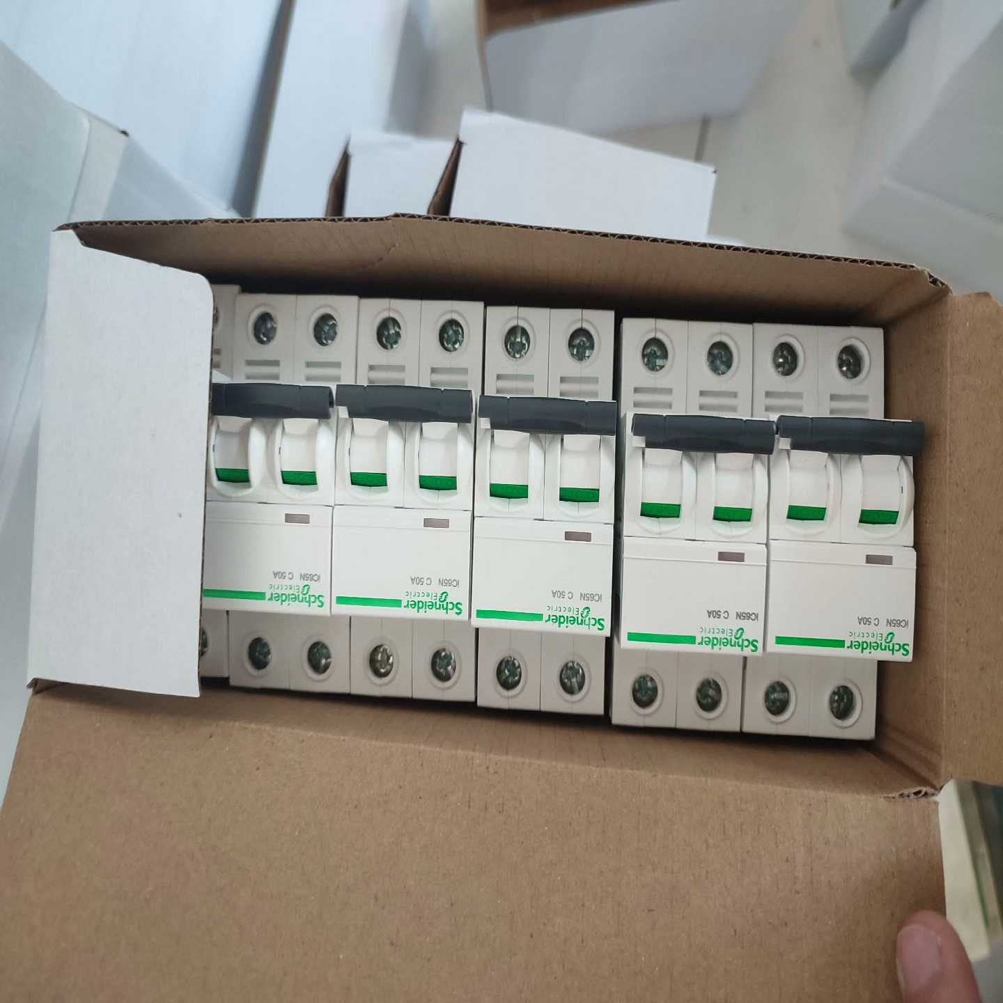 IC65N空气开关断路器2PC50和2PD32分别11，议价