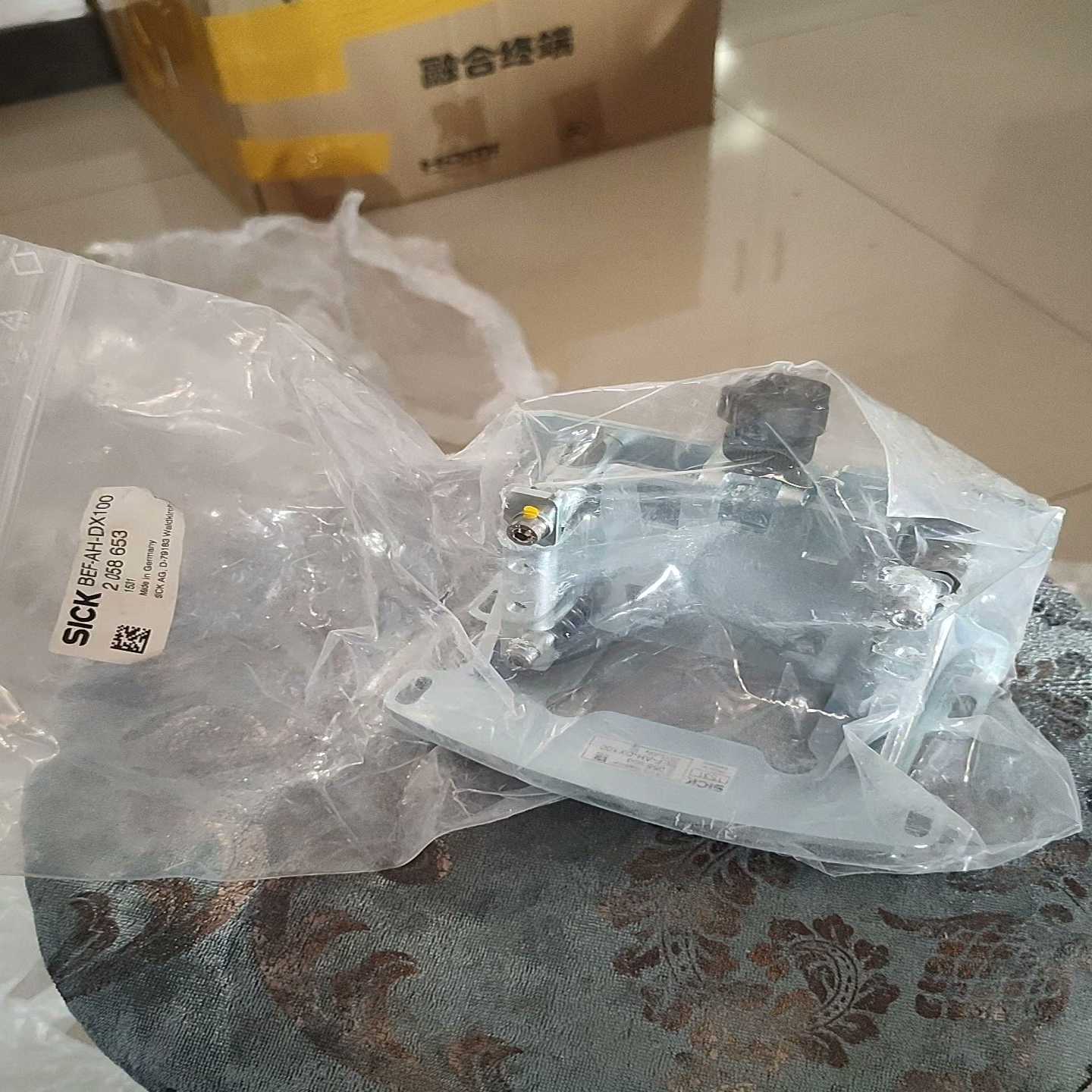 西克SICKDL100激光测距仪支架型号BEF-AH-询价