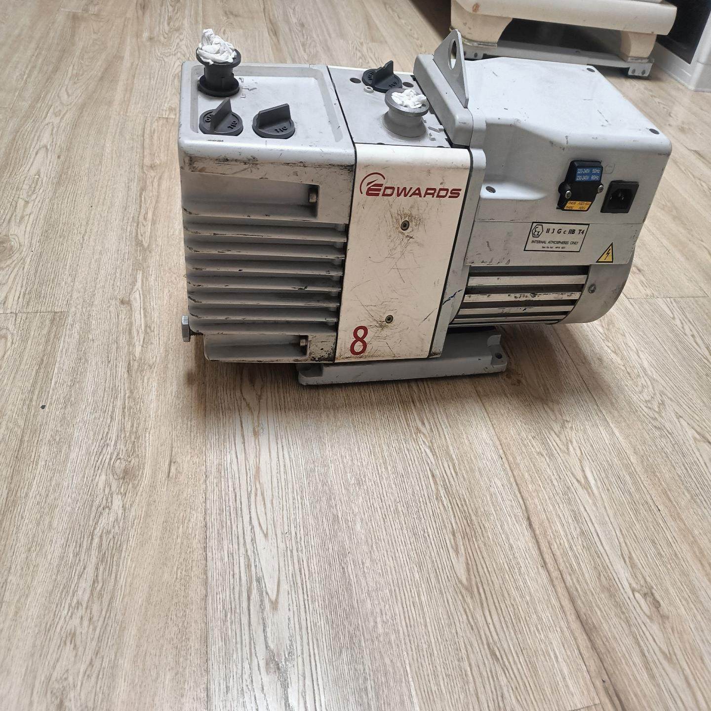 【请询价】爱德华RV8真空泵一台已经试机运转正常没有电