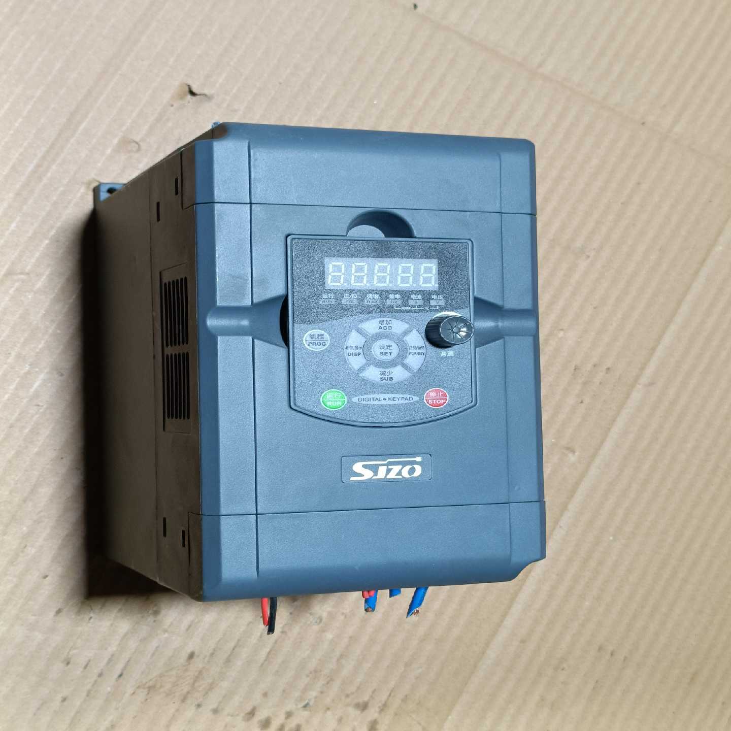 #变频器中驱变频器ZQ512M-004G3B【鑫鑫商铺】