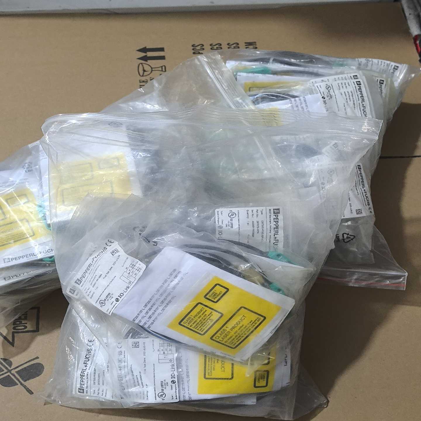 PF倍加福光电开关OBT300-R100-2EP-询价