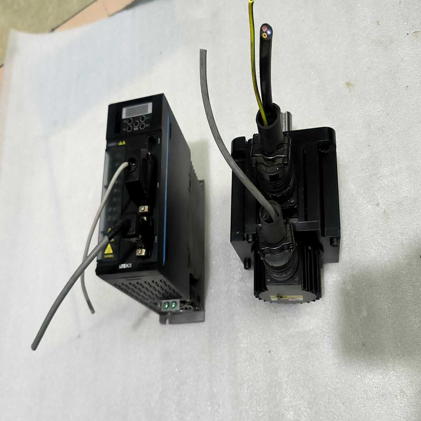 光宝伺服驱动器电机套装，1kW，驱动器型号ISA-7X-1--议价商品