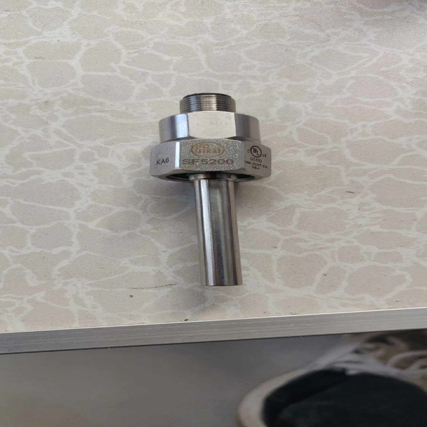 易福门流量传感器SF5200一个，新件无包装有点小画碰当拆机--议价