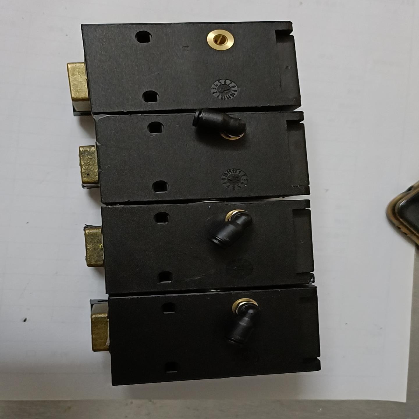 Rexr力士乐阻挡气缸0842900300成色如图 议价（佳毅工控）