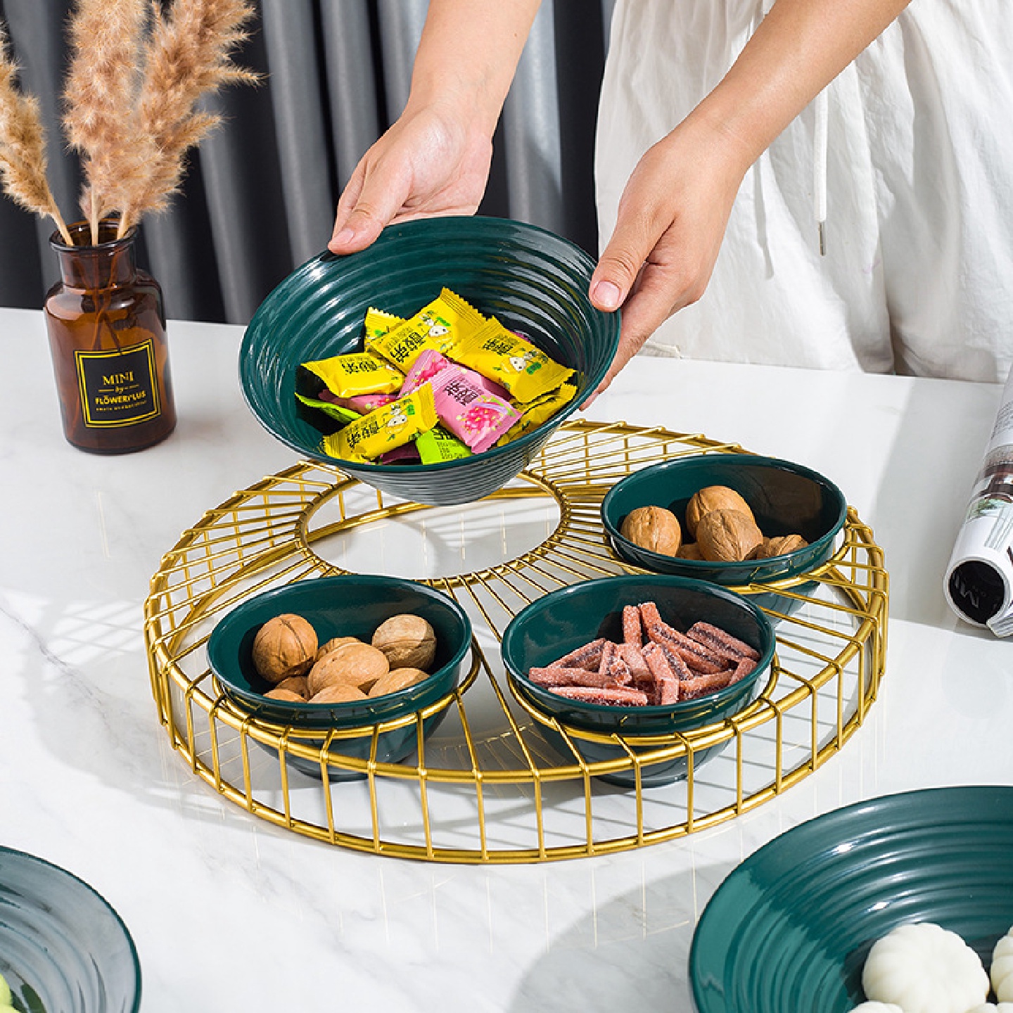 水果盘客厅家用北欧点心分格水果拼盘现代轻奢创意零食收纳干果盘