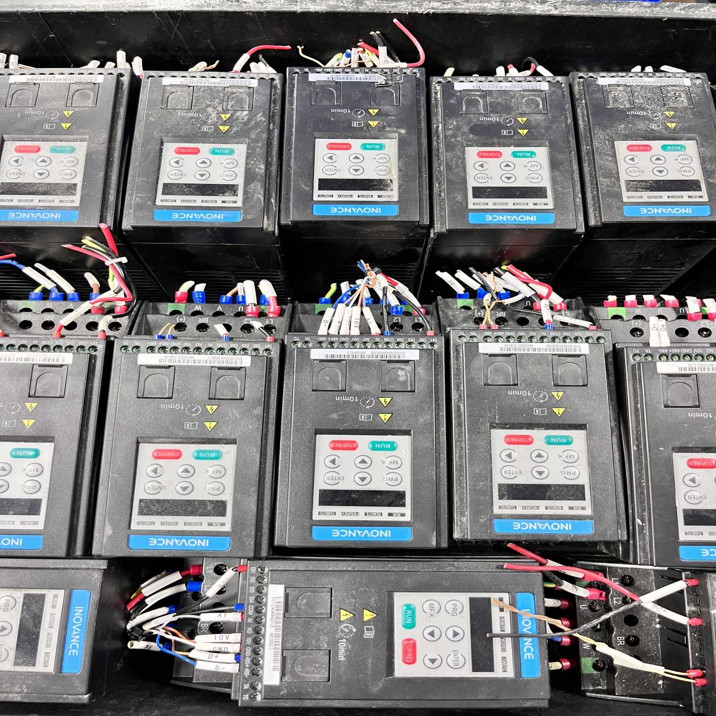 汇川2.2KW变频器MD200S2.2，成色如图，功能询价