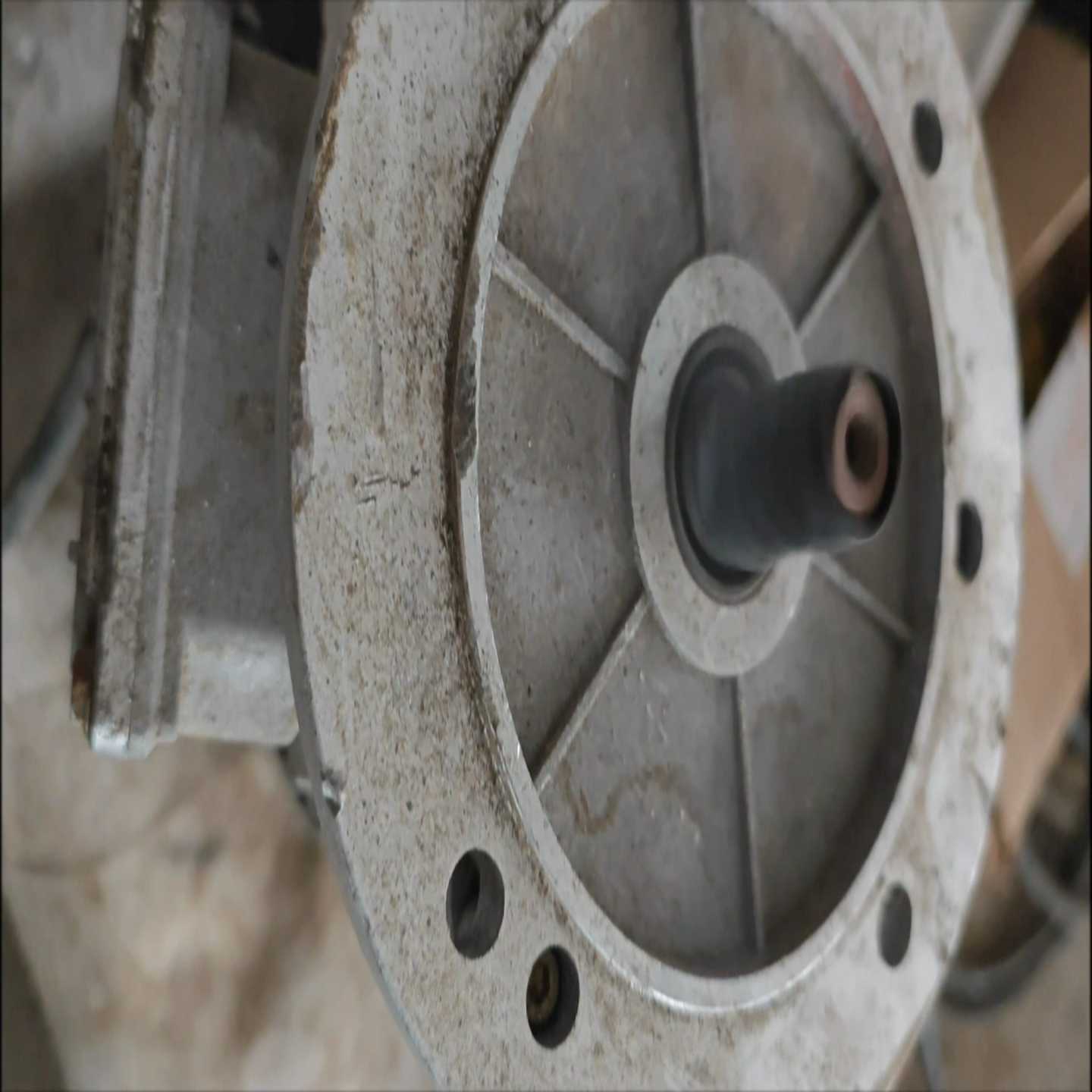 议价变频器，710型，80伏电压4千瓦功率！成色如图，