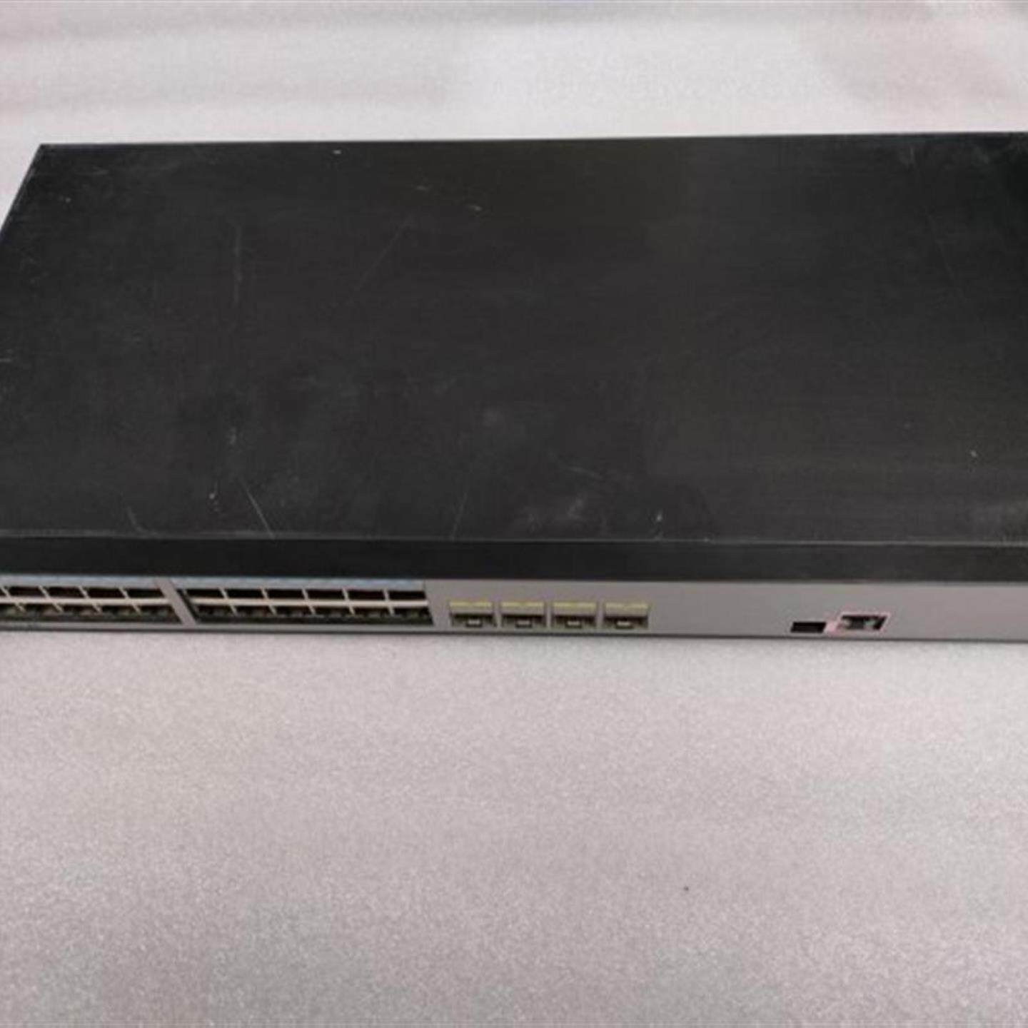 S5700S-28P-LI-AC 24口千兆+4光口二层企业网管扩WAN交换机