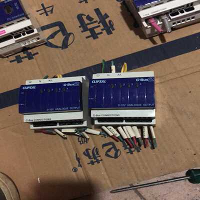 施耐德奇胜控制模块L5504AMP数量2台，成色漂亮，不会