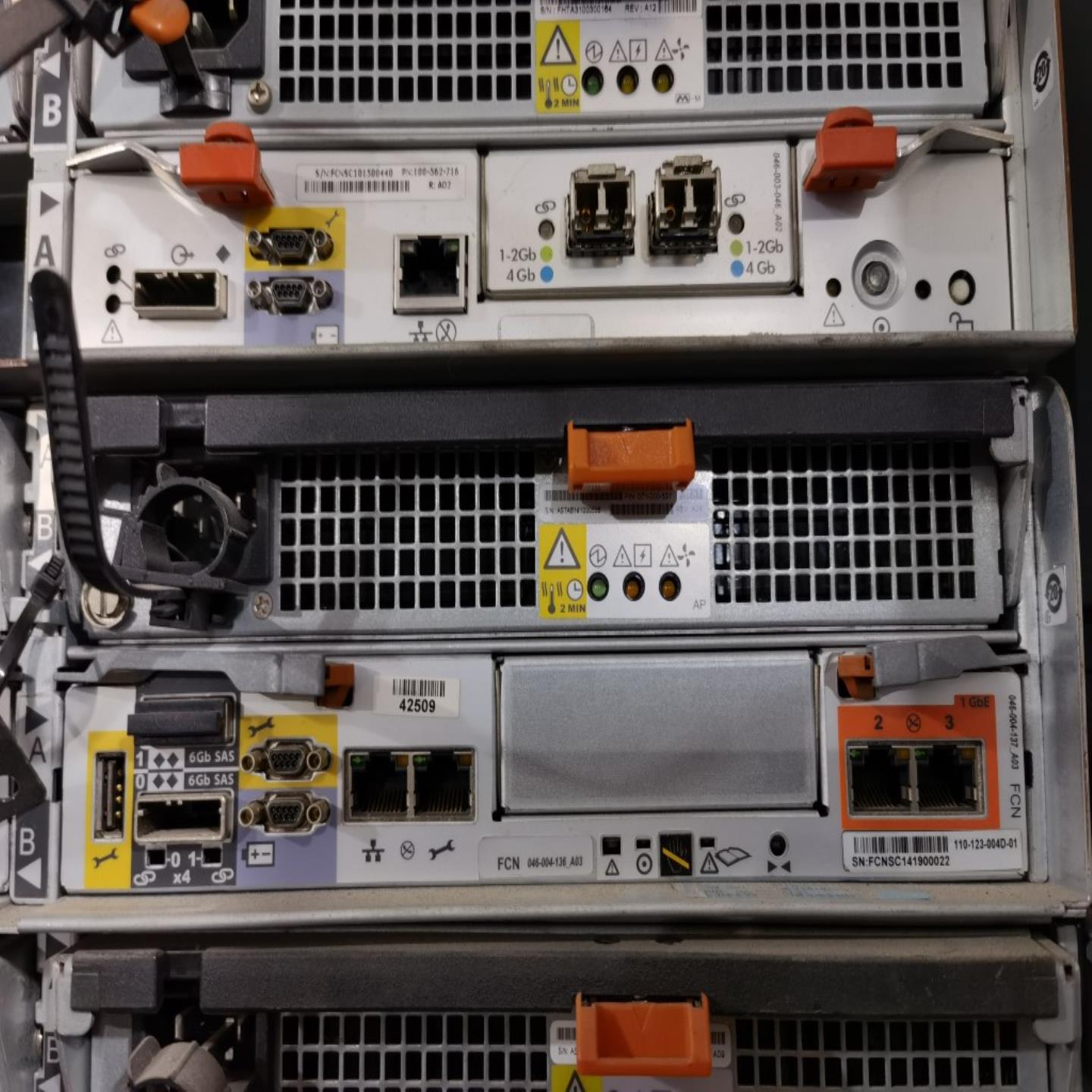 EMC VNXe3100 控制器 303-123-001D 110-123-004D 303-123-询价