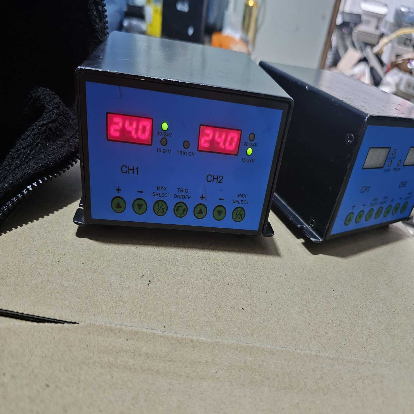 频闪电源控制器DPV-6024共计两台为一台价格询价