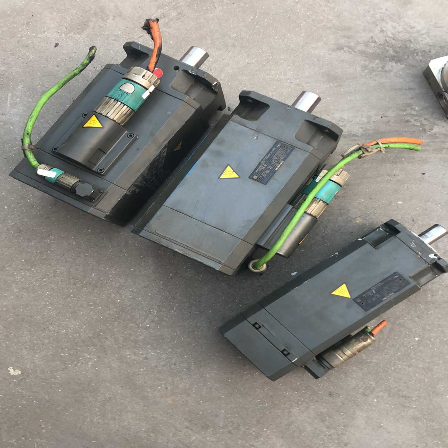 西门子伺服电机，1FT6084-1AH71-4AG1，两个。--议价商品