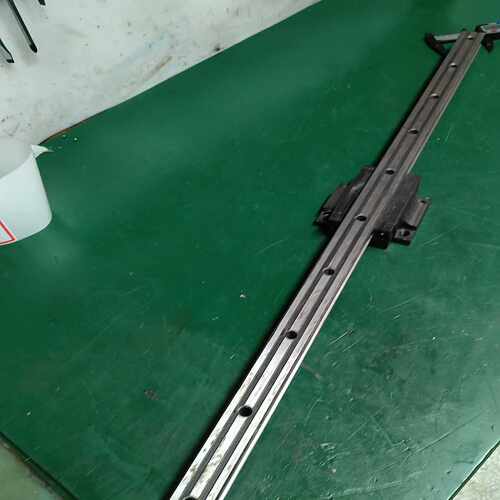 642.x上银EGH25CA 轨长88cm 两轨四块价~询价