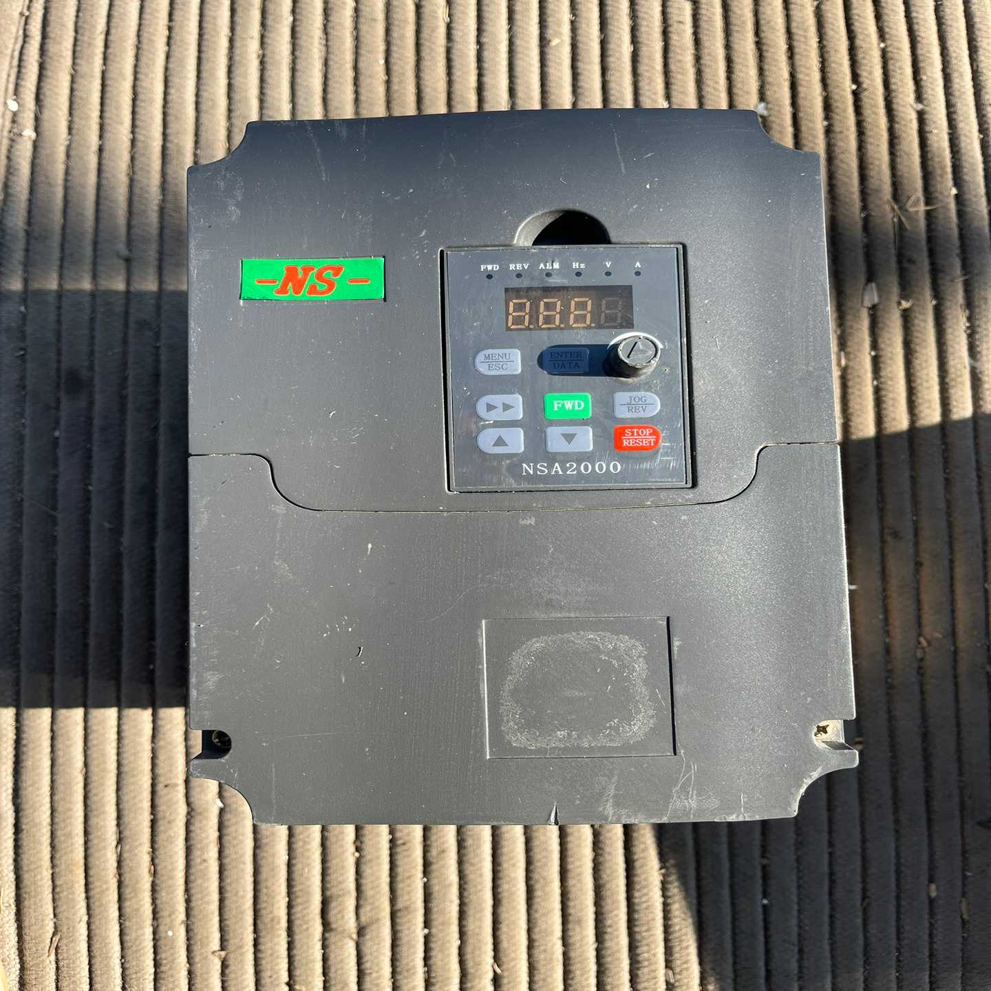 能士NSA80S－0022G43A变频器，2.2Kw，380~议价