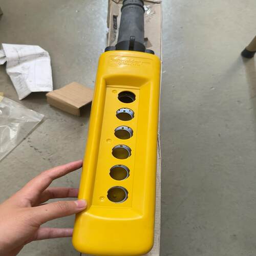 XACA06施耐德空的悬挂式控制站XAC-A-6个--议价商品