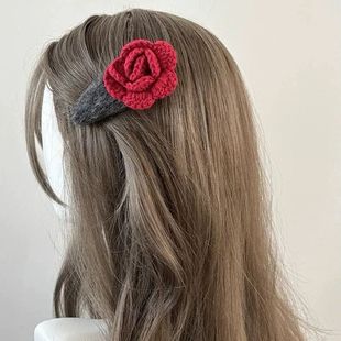 精致玫瑰花轻奢红色花朵毛线针织发夹掰掰气质百搭刘海夹新款新年