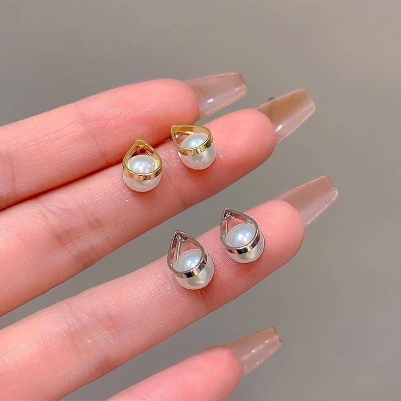 新品简约水滴珍珠耳钉2025新款爆款小众设计高级感耳环女百搭几何