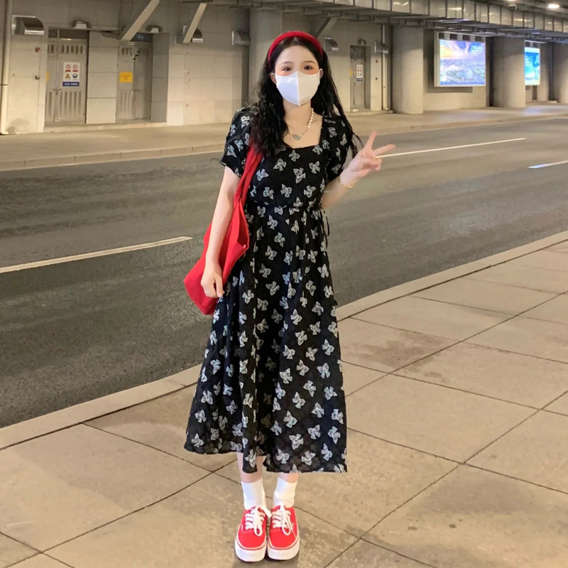 夏季新款法式森系初恋泡泡袖黑色收腰显瘦碎花雪纺子女